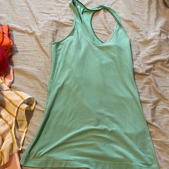 Lululemon tank - Picture 1 of 2